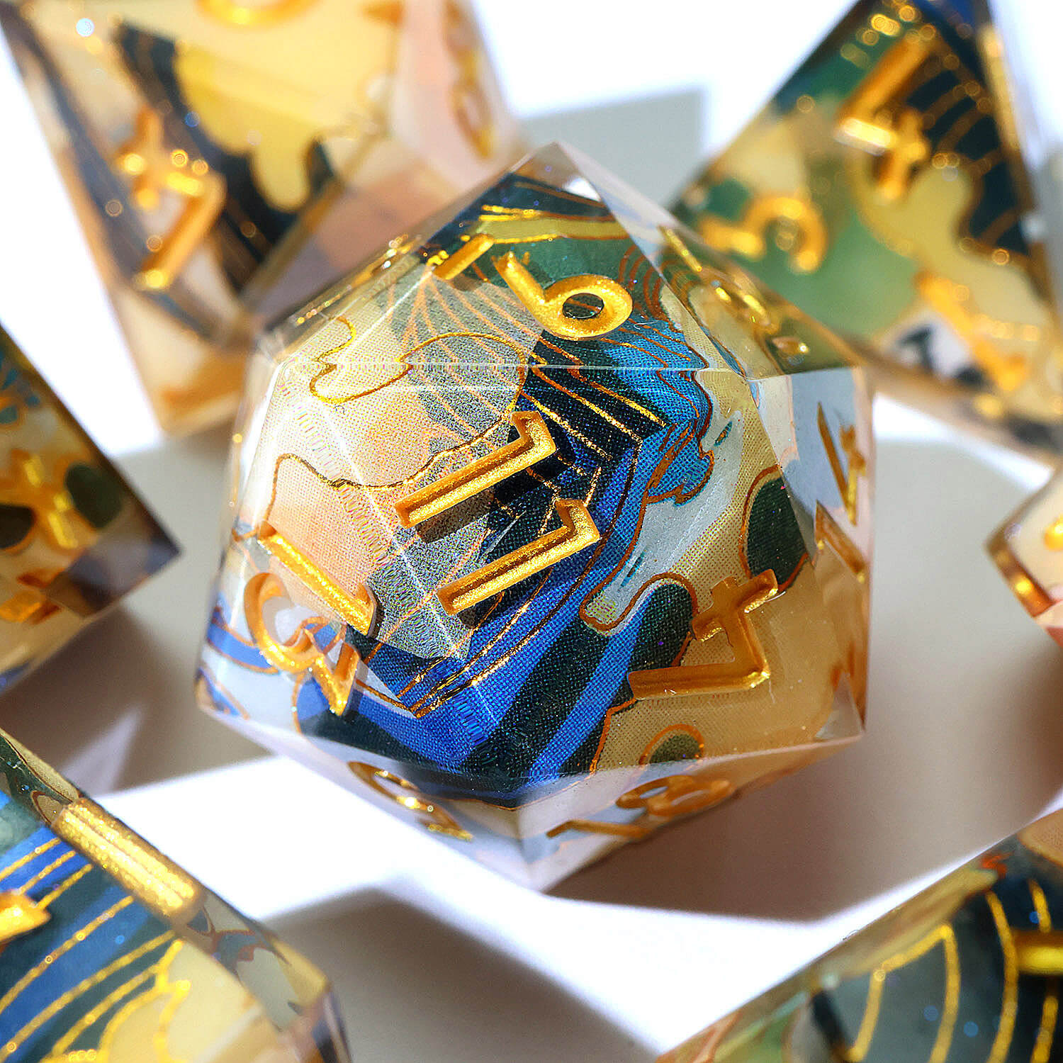 7 Piece Polyhedral Dice Set D and D Wonderland Crane - Image 2