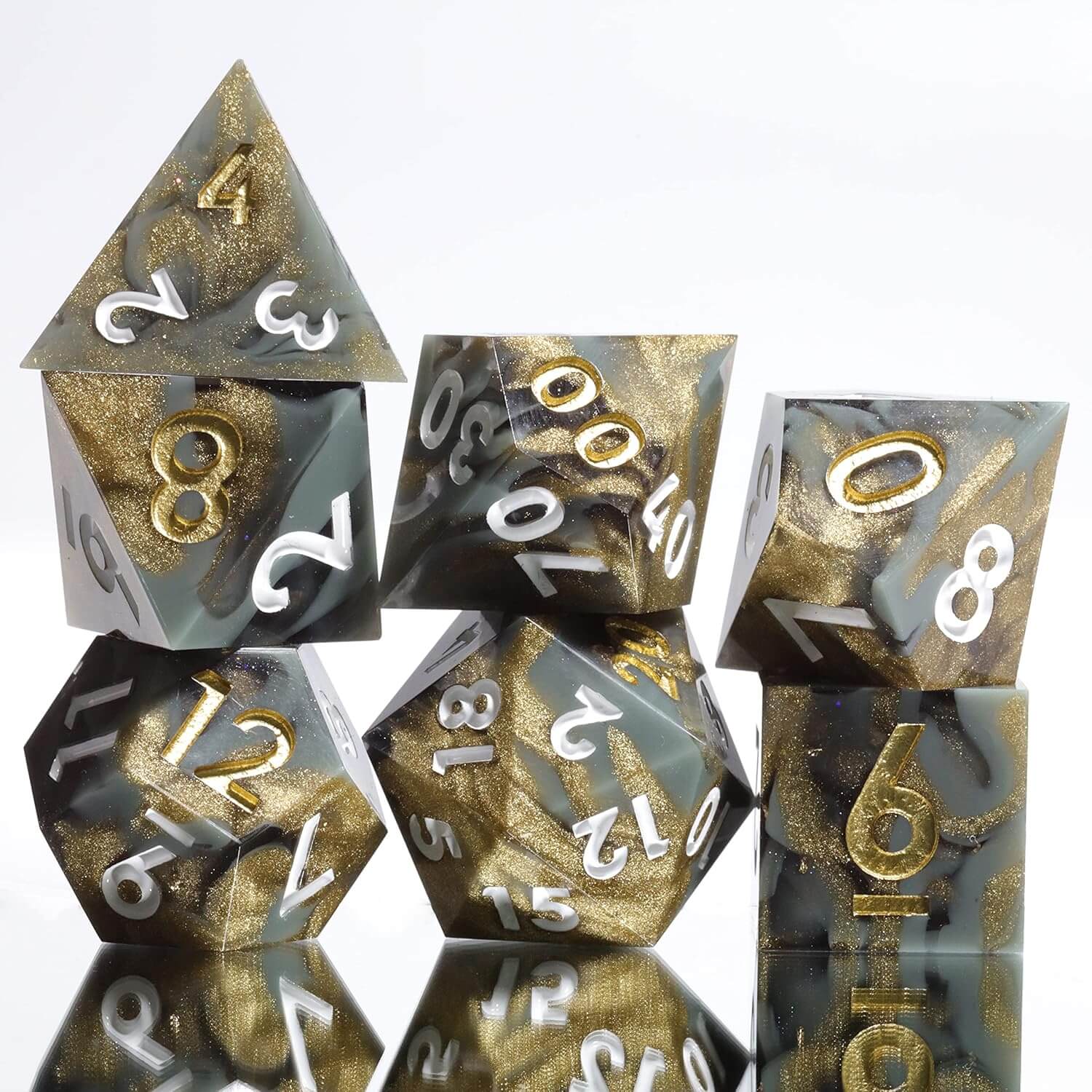 D&D Sharp Edge 7-Piece Polyhedral Resin Dice Set - Image 7