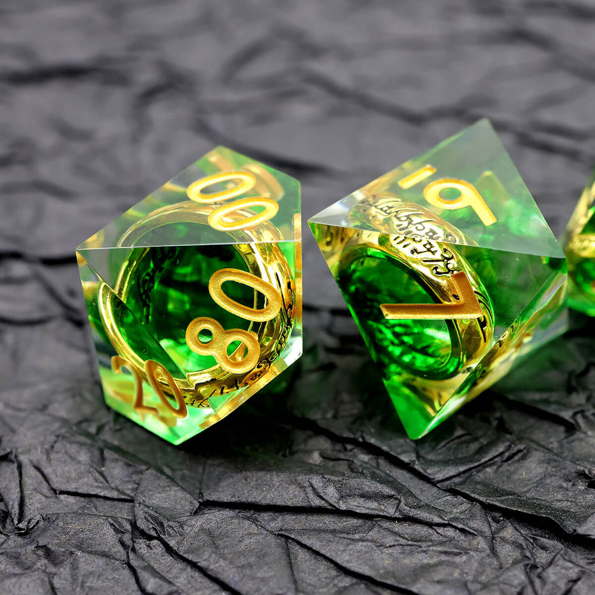 Green Magic Ring 7-Piece Sharp Edge DND Dice Set - Image 4